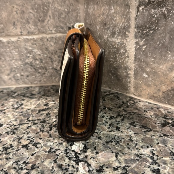 MK wallet - Picture 3 of 4